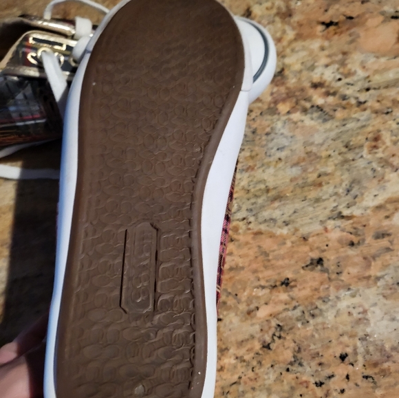 Shoes - Picture 5 of 5